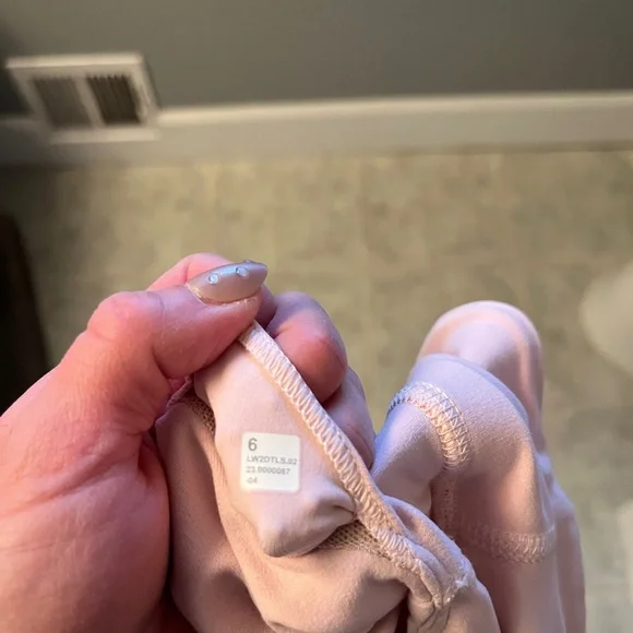 Lululemon Pink One-Shoulder Align Sports Bra - Picture 3 of 3